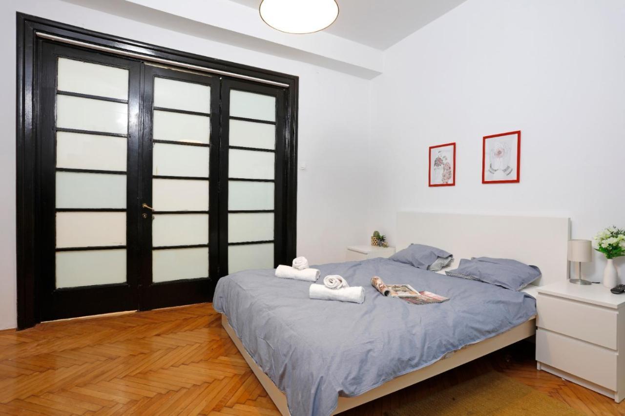 Lovely Apartment With 2 Bedrooms 布加勒斯特 外观 照片