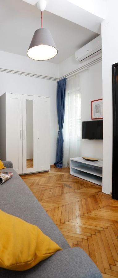Lovely Apartment With 2 Bedrooms 布加勒斯特 外观 照片